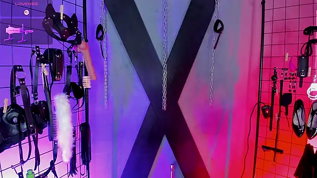 Snapshot of VictoryaLiah_BDSM chatting on 11.11.25 VictoryaLiah BDSM online show from 11.11.25