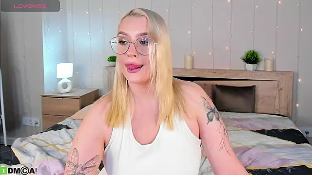Vickie Nelsson online show from 10.21.25
