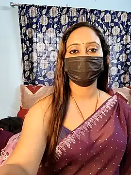 Snapshot of Cute-lusi chatting on 11.22.25 Cute-lusi online show from 11.22.25