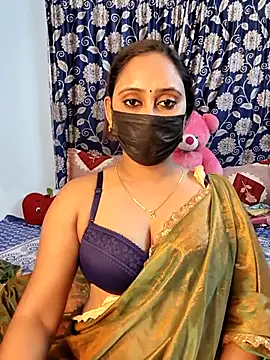 Snapshot of Cute-lusi chatting on 11.27.25 Cute-lusi online show from 11.27.25