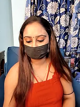 Snapshot of Cute-lusi chatting on 12.05.25 Cute-lusi online show from 12.05.25