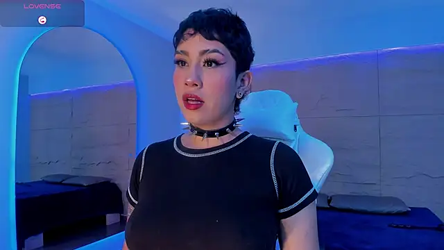 Snapshot of ZahaRose chatting on 09.10.25 ZahaRose online show from 09.10.25