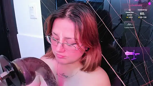 isa grey  online show from 09.27.25