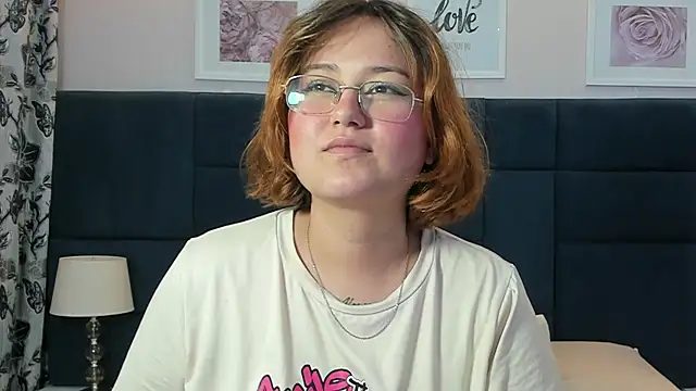 isa grey  online show from 12.05.25