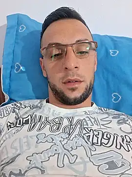 Necunoscutul001 online show from 10.09.25