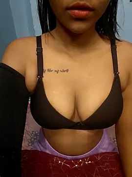 Snapshot of Ema-01 chatting on 10.09.25 Ema-01 online show from 10.09.25