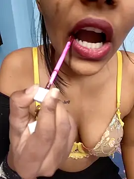 Snapshot of Ema-01 chatting on 11.25.25 Ema-01 online show from 11.25.25