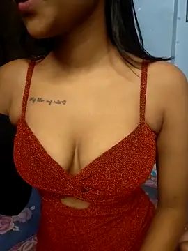 Snapshot of Ema-01 chatting on 12.04.25 Ema-01 online show from 12.04.25