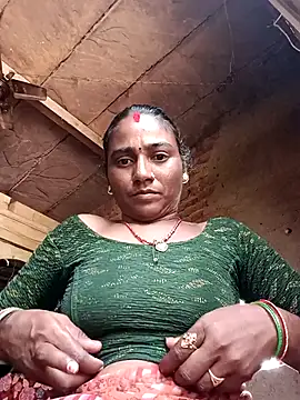 Snapshot of Sapna_hotA chatting on 09.19.25 Sapna hotA online show from 09.19.25