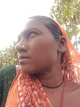 Snapshot of Sapna_hotA chatting on 10.22.25 Sapna hotA online show from 10.22.25