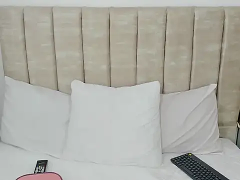 AprilStone1 online show from 10.08.25