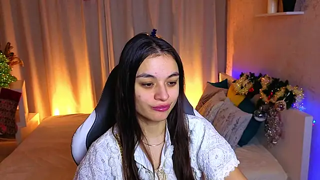 Leila Hefner online show from 12.05.25