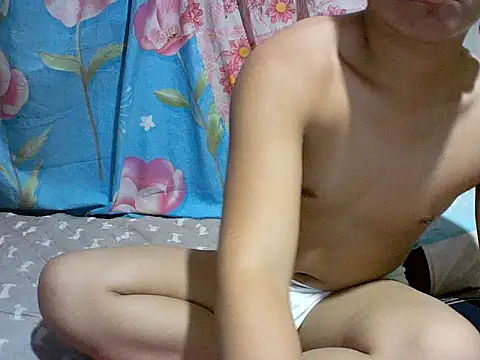Snapshot of alhex_gay26 chatting on 09.28.25 alhex gay26 online show from 09.28.25