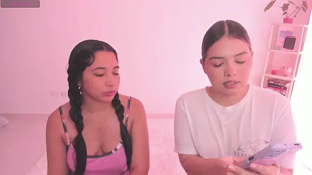 Alana Banana  online show from 11.23.25