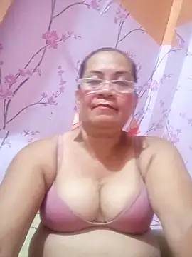 Snapshot of vickyhot1966 chatting on 09.27.25 vickyhot1966 online show from 09.27.25