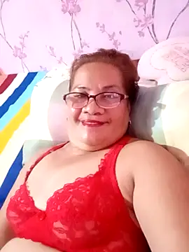 Snapshot of vickyhot1966 chatting on 10.12.25 vickyhot1966 online show from 10.12.25