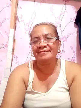Snapshot of vickyhot1966 chatting on 10.18.25 vickyhot1966 online show from 10.18.25