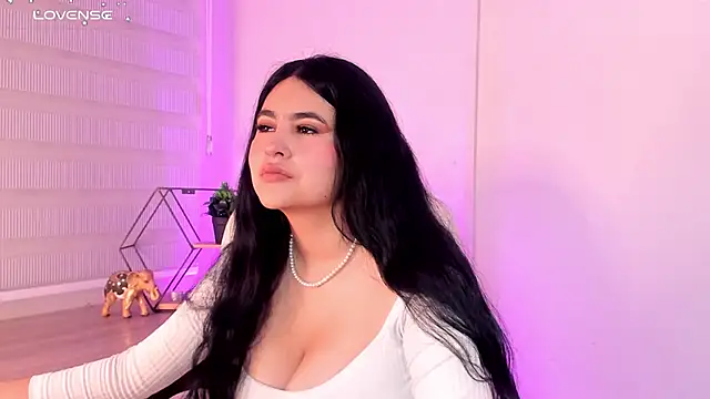 Emma  clark  online show from 11.20.25