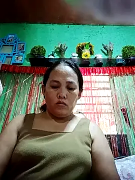 Snapshot of AmarahKate chatting on 10.26.25 AmarahKate online show from 10.26.25