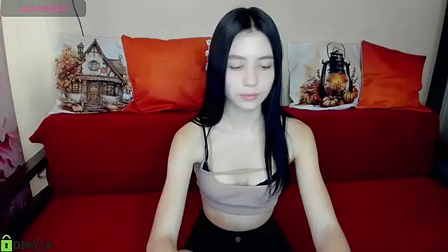 Snapshot of SelinLi chatting on 10.15.25 SelinLi online show from 10.15.25