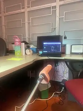Snapshot of ScarlethAH chatting on 09.27.25 ScarlethAH online show from 09.27.25
