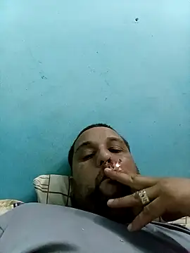 Snapshot of dotadou chatting on 09.28.25 dotadou online show from 09.28.25