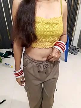 Snapshot of Aarti-kumri chatting on 09.15.25 Aarti-kumri online show from 09.15.25