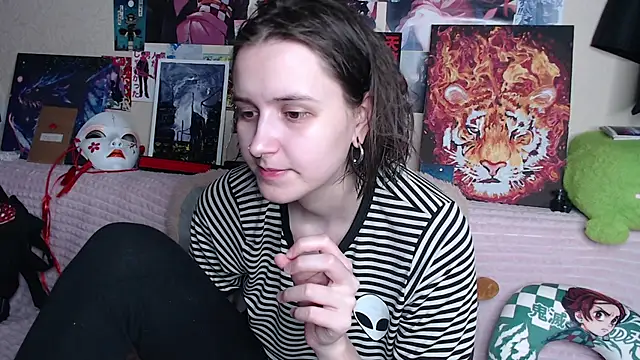 Snapshot of AliceChio chatting on 09.14.25 AliceChio online show from 09.14.25