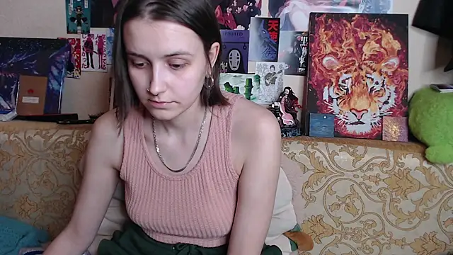 Snapshot of AliceChio chatting on 09.17.25 AliceChio online show from 09.17.25