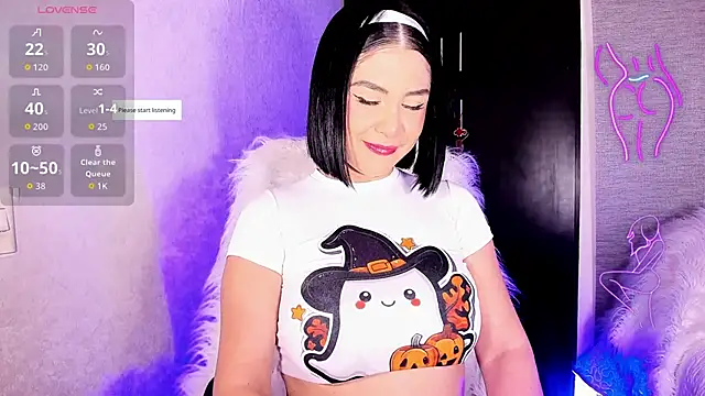 LolaRoberts  online show from 10.28.25