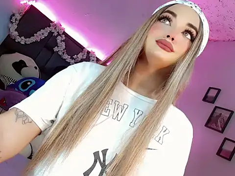 Snapshot of kattie_Sweet_ chatting on 10.26.25 kattie Sweet online show from 10.26.25