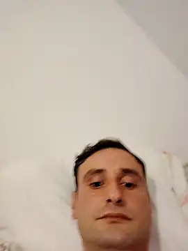 Snapshot of Mili221 chatting on 09.19.25 Mili221 online show from 09.19.25