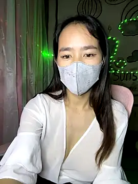 TiNa 04 online show from 10.03.25