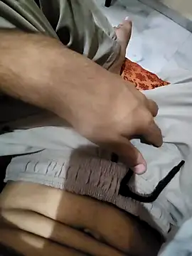 Snapshot of coupleyug chatting on 09.18.25 coupleyug online show from 09.18.25