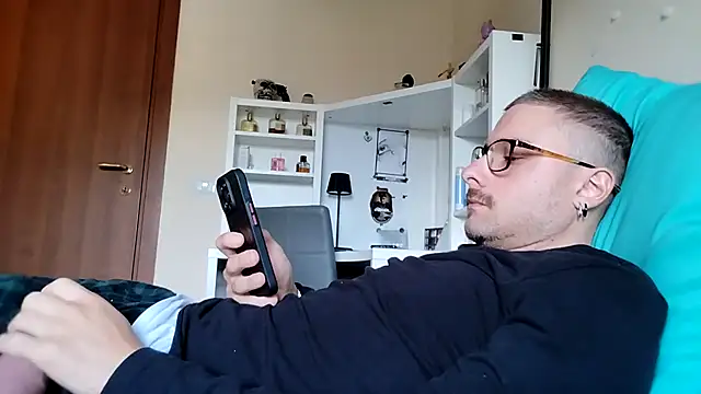 ilovechub112 online show from 10.14.25