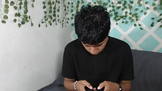 Snapshot of sebas_boys577 chatting on 09.20.25 sebas boys577 online show from 09.20.25