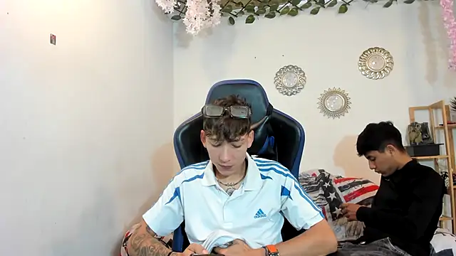 Snapshot of sebas_boys577 chatting on 10.18.25 sebas boys577 online show from 10.18.25