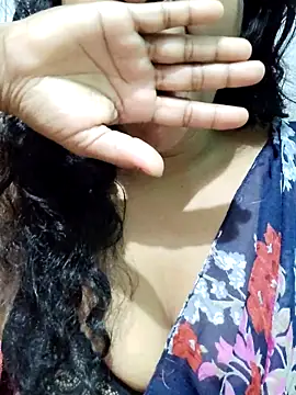 Snapshot of spicysuhana chatting on 10.13.25 spicysuhana online show from 10.13.25