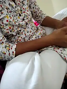 Snapshot of Lusty_sensual_Jodi chatting on 02.05.25 Lusty sensual Jodi online show from 02.05.25