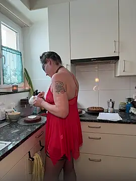 Nadja Noir online show from 11.28.25