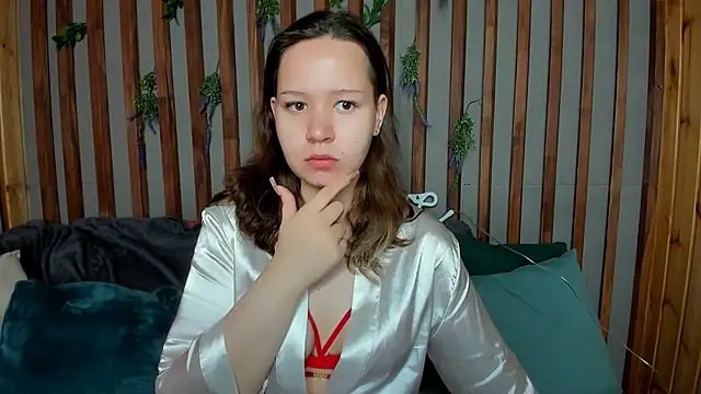 Laura Ellinss online show from 09.13.25