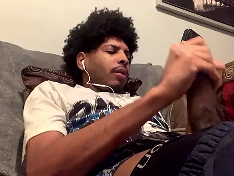 Snapshot of Insurance-03 chatting on 10.22.25 Insurance-03 online show from 10.22.25