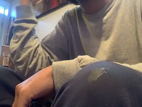 Snapshot of Insurance-03 chatting on 11.21.25 Insurance-03 online show from 11.21.25