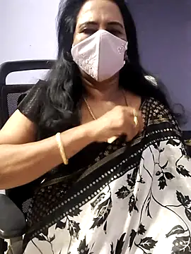 mallu-lover online show from 11.17.25