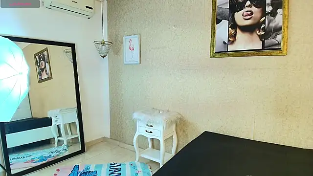 Miladiosa online show from 11.12.25