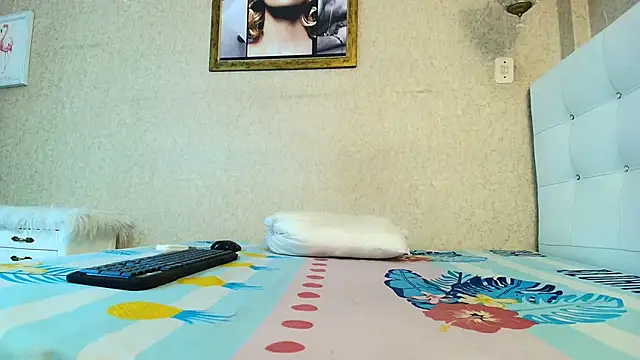 Miladiosa online show from 11.14.25