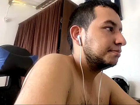 Snapshot of SexIngenieur chatting on 09.19.25 SexIngenieur online show from 09.19.25