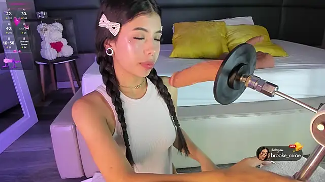 Brooke monroe online show from 10.16.25