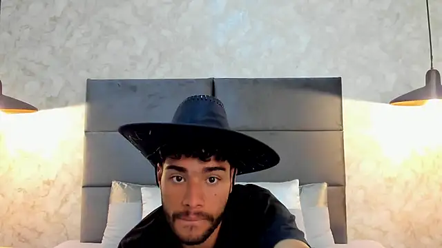 Snapshot of RaphaelDufort chatting on 09.27.25 RaphaelDufort online show from 09.27.25