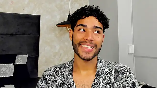 Snapshot of RaphaelDufort chatting on 10.03.25 RaphaelDufort online show from 10.03.25